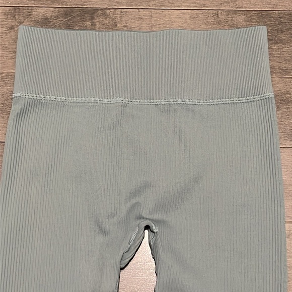 AliExpress Seamless Ribbed Leggings - Light Teal - Small - Picture 3 of 6